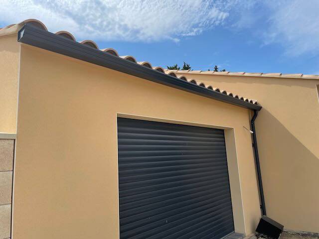 Fabrication de gouttières en aluminium trapèze sur mesure Martigues dans les Bouches-du-Rhône