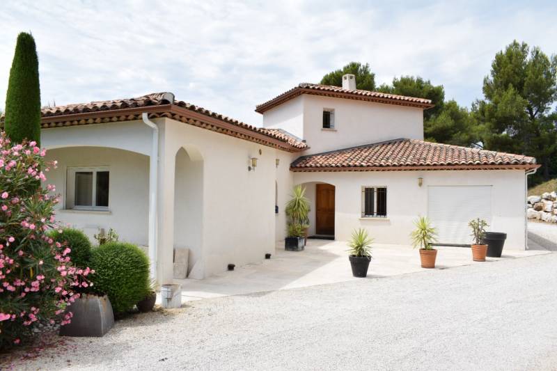 Gouttières et descentes d'eau pluvial à saint martin de Crau