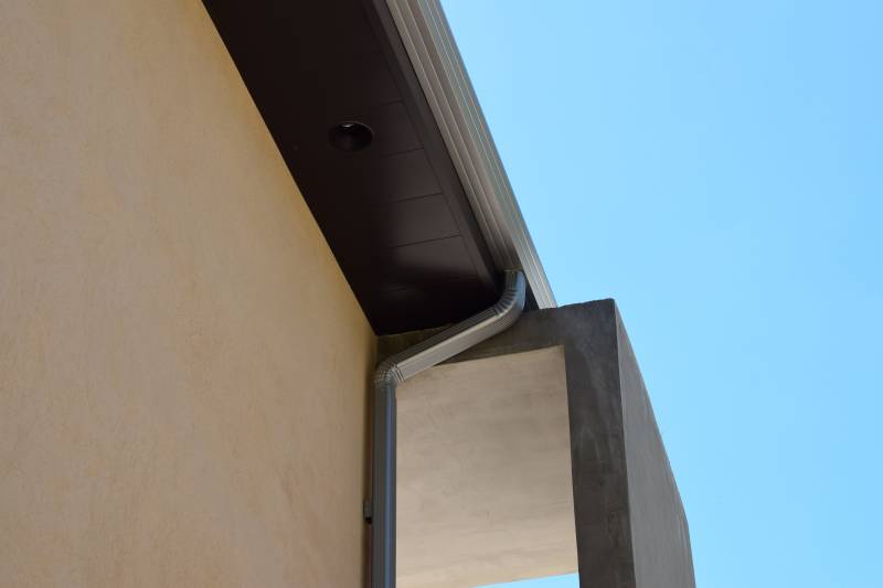 Pose de descentes d'eau pluviale à Vauvert