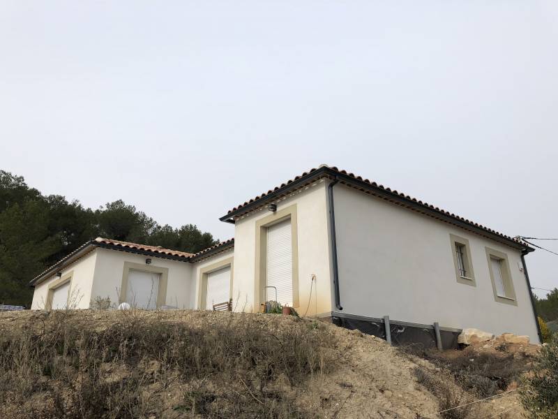 Pose de gouttières aluminium à Coudoux proche d'Aix en Provence