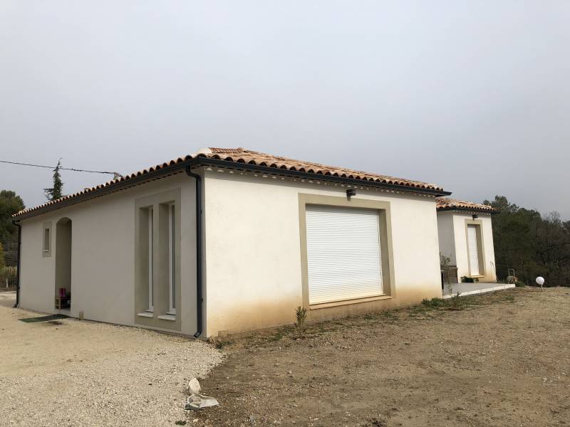 Fabrication et pose de gouttières en aluminium à Coudoux proche de Pélissane13