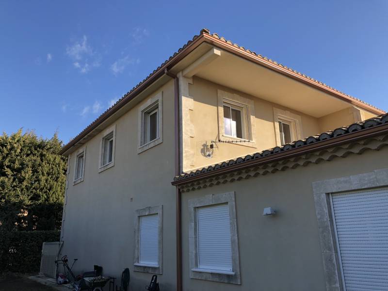 Pose de descentes d'eau pluviale à Paradou à Proximité d'Arles