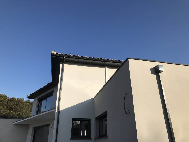 Boitte à eau en aluminium à Garon proche de Bellegarde dans le Gard