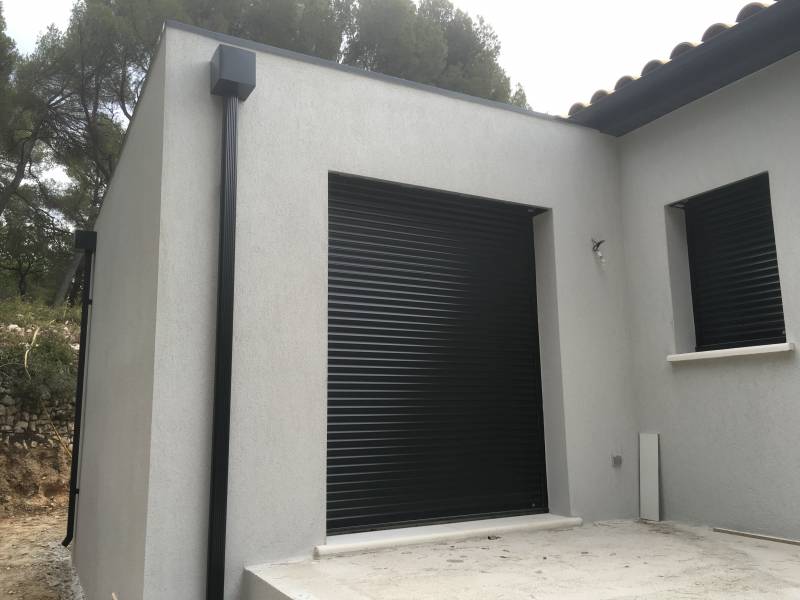 Boittes à eau en aluminium laqué fabriquées à Garon proche de Nimes