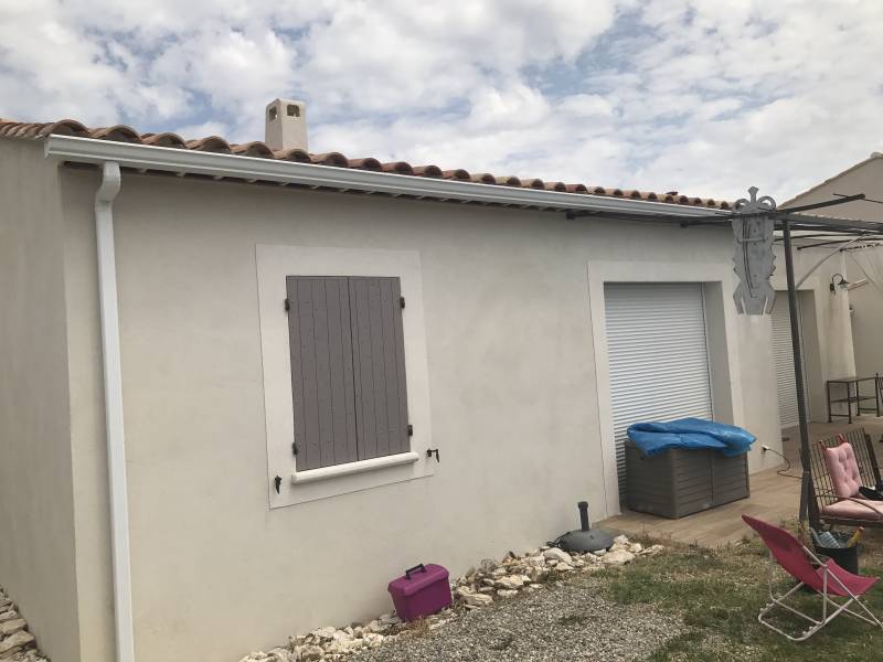 Gouttières aluminium G325 à Jonquières-Saint-Vincent