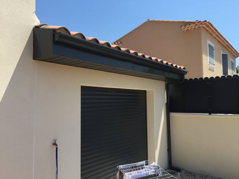 Fabrication et pose d'habillage de toit Gard 30
