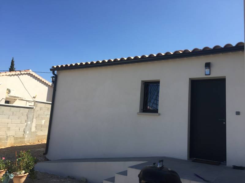 Gouttières aluminium anthracites aux Angles proche d'Avignon