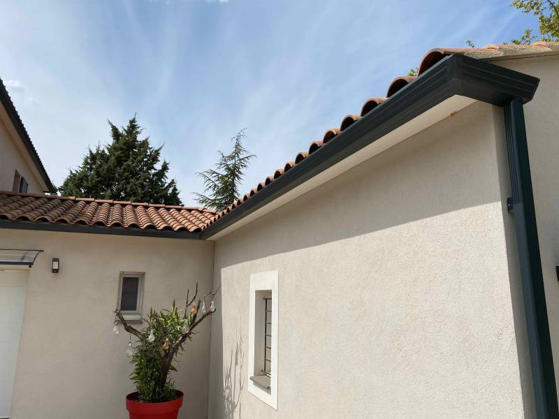 Gouttières aluminium Trapèze Port-Saint-Louis-du-Rhône