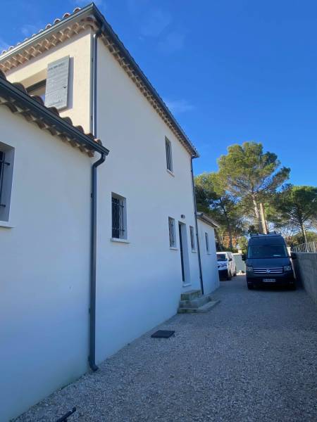 Fabrication et pose de gouttières en aluminium à Martigues