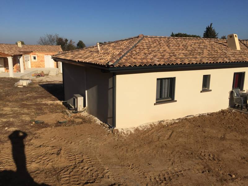 Pose de gouttières en aluminium sur mesure Aix en Provence