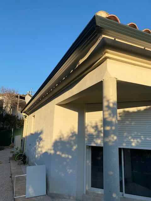 Devis gratuit gouttières aluminium trapèze moderne en aluminium