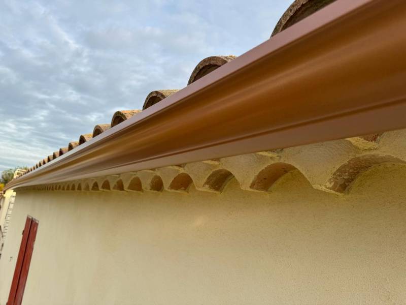 Gouttières aluminium couleur cuivre à Alleins proche de Salon de Provence