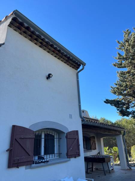 Gouttières aluminium à Cornillon-Confoux proche de Salon-de-provence