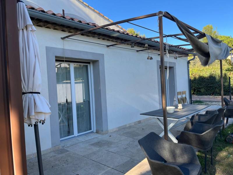 Gouttières en zinc dans les Bouches du Rhone