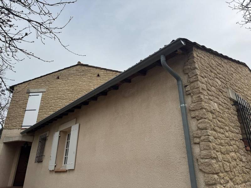 Spécialiste en gouttières aluminium sur mesure dans les Bouches-du-Rhone