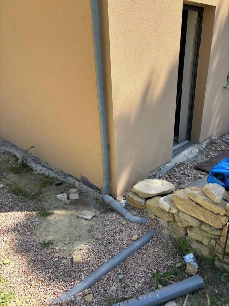 Descentes rondes en aluminium dans le Gard