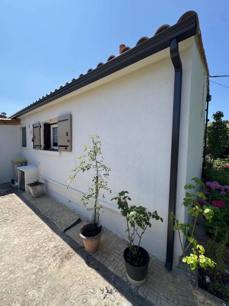 Remplacement gouttières en PVC à Calvisson dans le Gard