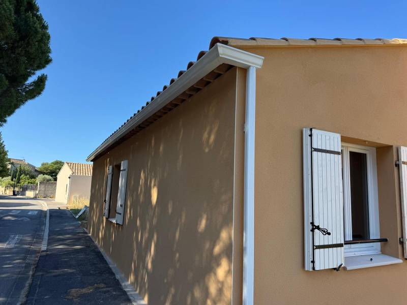 Remplacement gouttières en PVC à garon dans le Gard