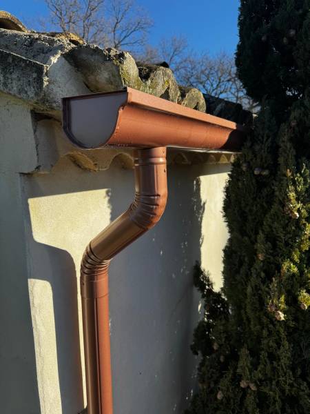 Gouttières forme demi ronde proche de Pélissanne