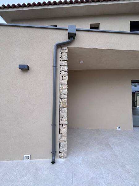 Devis gouttières en aluminium gratuit autour de Nîmes