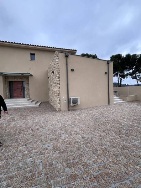 Récupération des toits terrasse avec boites à eau à Bezouce