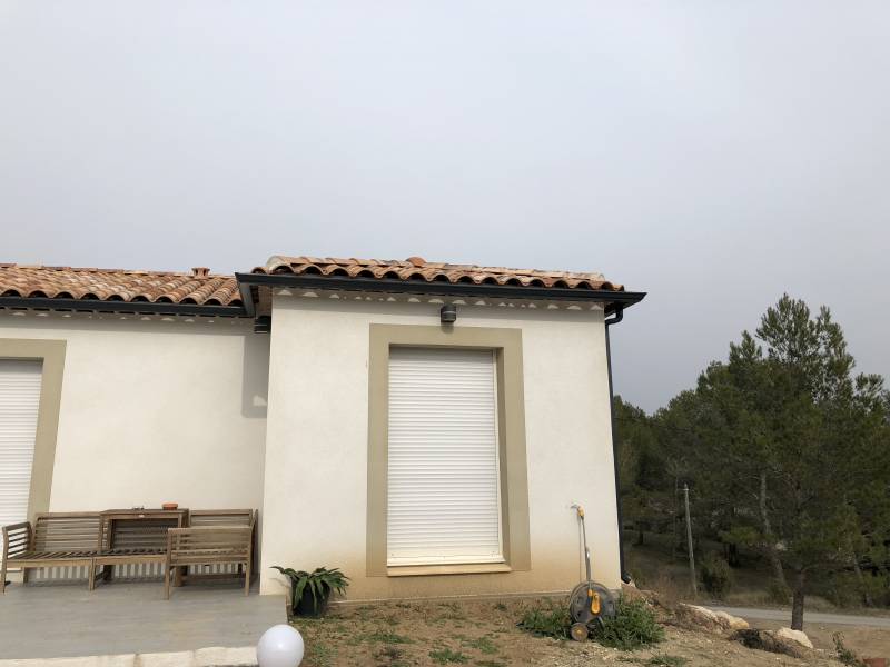 Pose de gouttières aluminium sur mesure dans les Bouches du Rhône