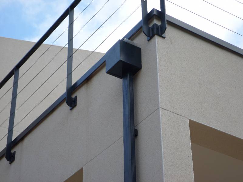 Boitte à eau anthracite à Raphèle les Arles proche d'armes