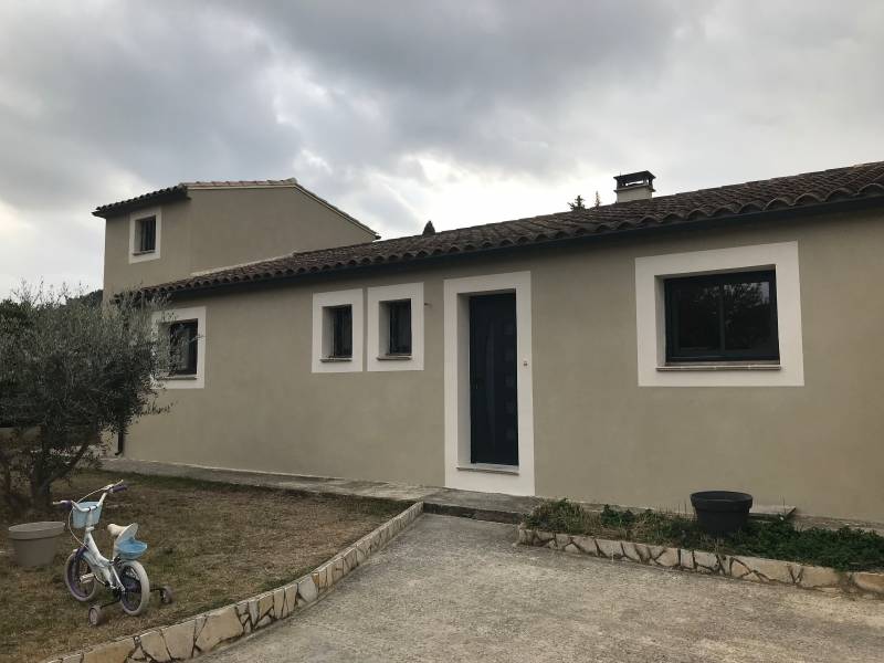 Fabrication et pose de gouttières en alu à proximité d'Arles dans les Bouches du Rhône