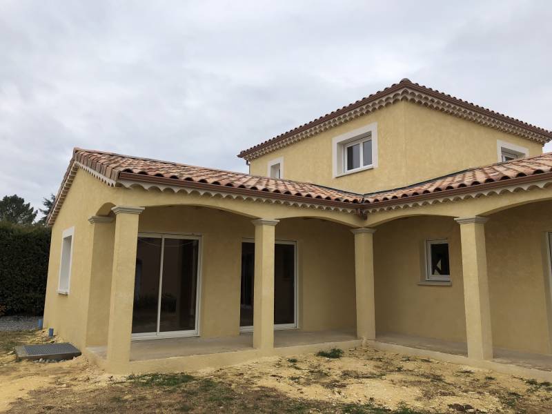 Fabrication et pose de gouttières en aluminum à proximité de Nimes dans le Gard